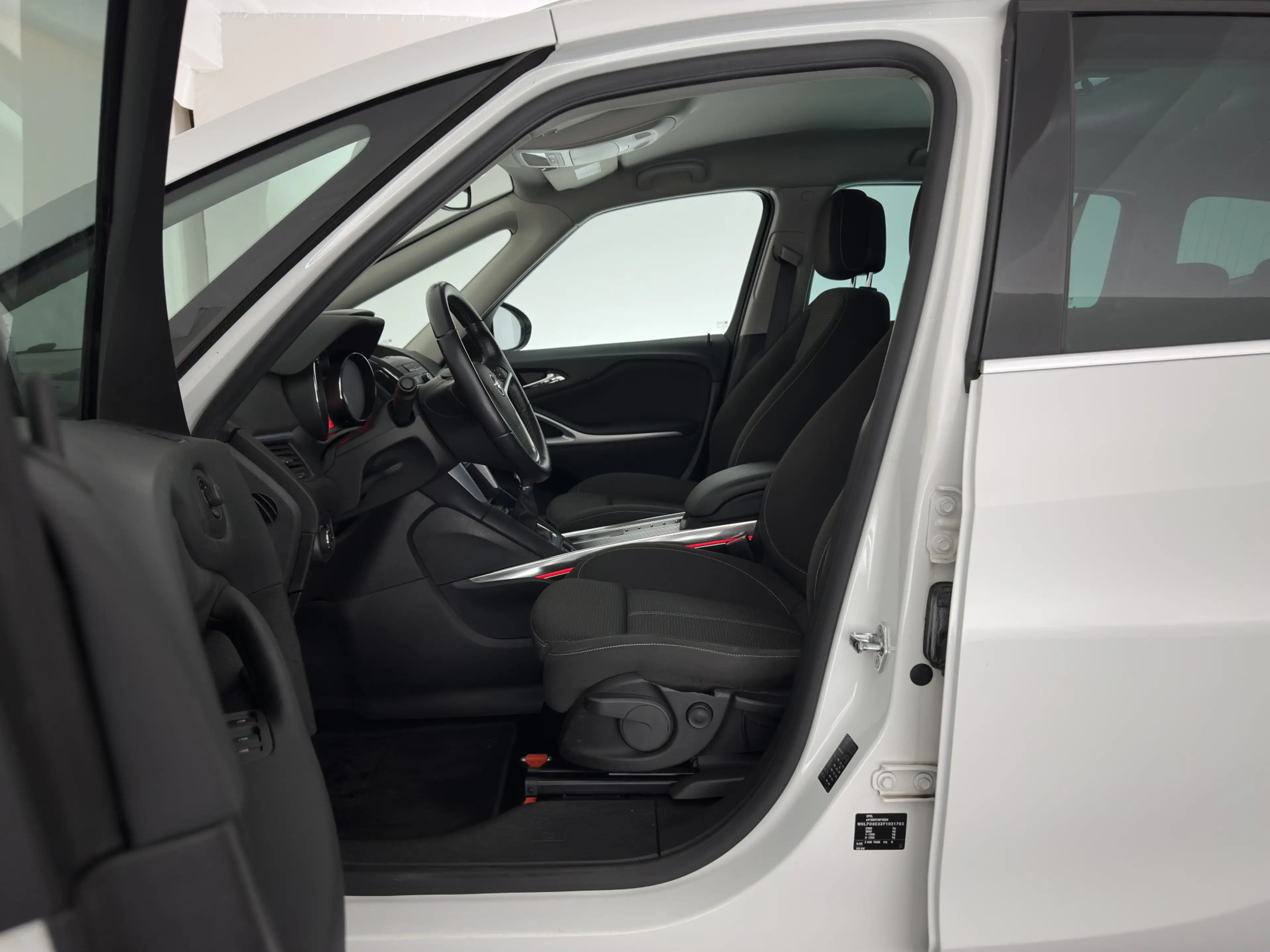 Opel Zafira Tourer 1.6 CDTI Business+ *NAVI-FULLMAP | SPORTSEATS | PR — photo 8