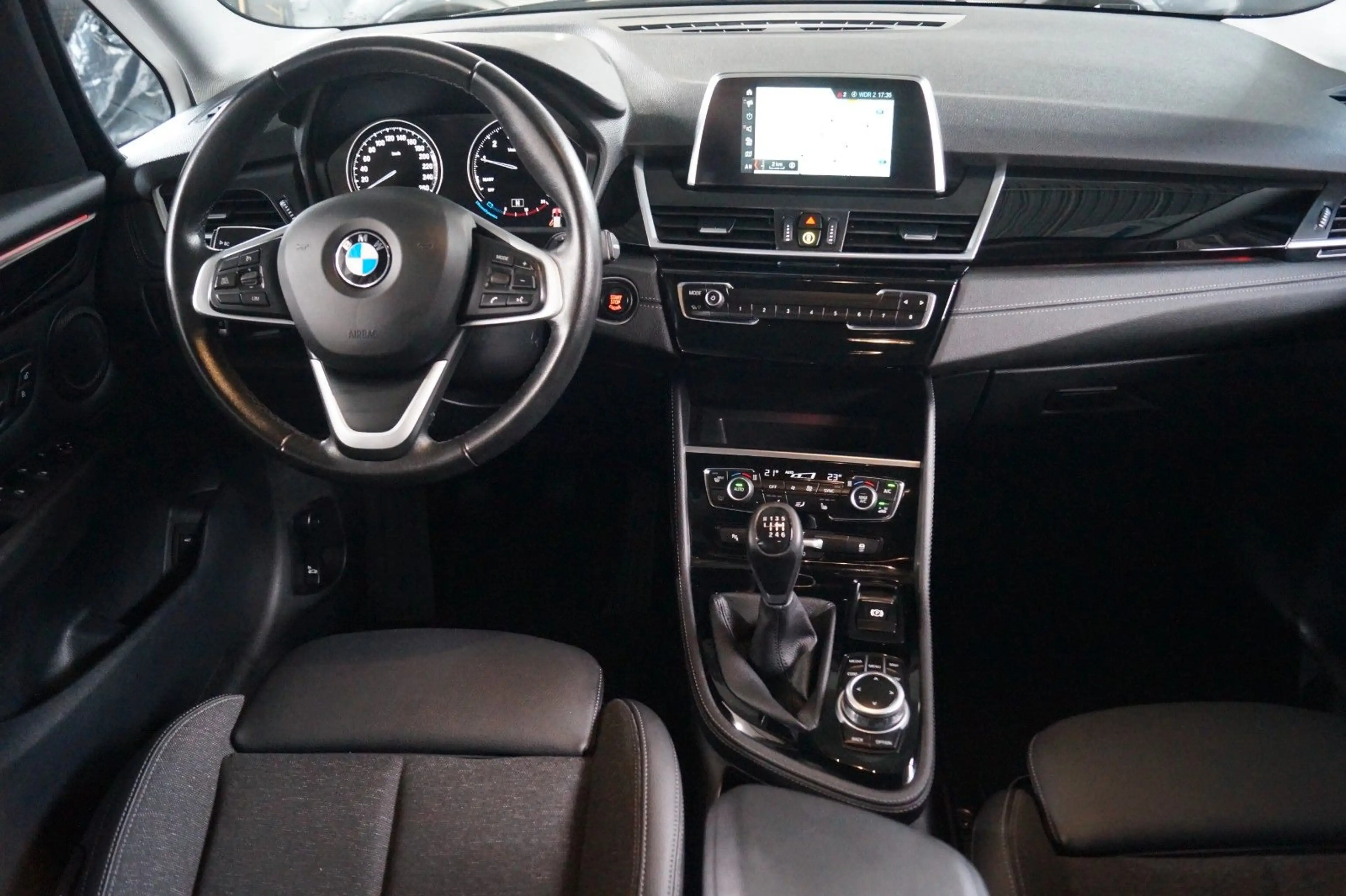 BMW 218 i Gran Tourer Sport Line*T.Leder*AHK*LED*PDC — photo 12