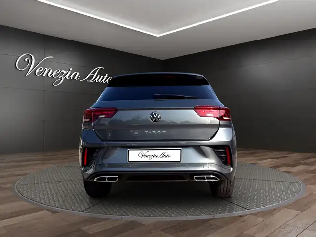 Volkswagen T-Roc view 5