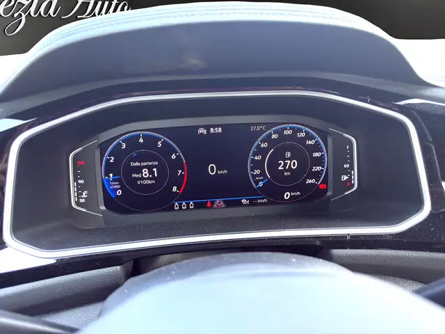 Volkswagen T-Roc view 11