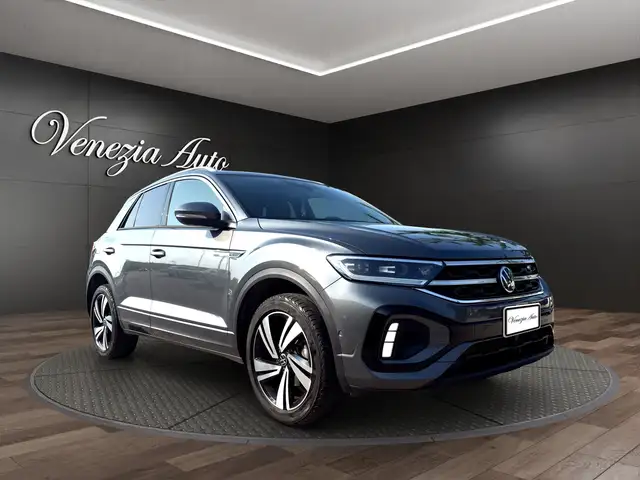 Volkswagen T-Roc view 13