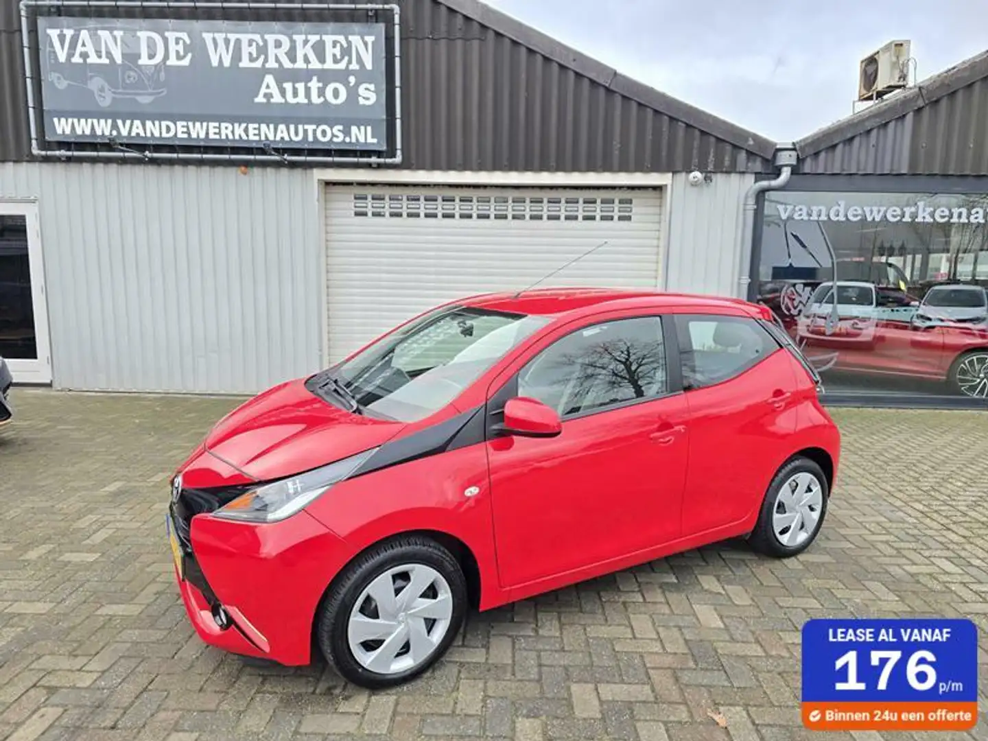 Toyota Aygo 1.0 VVT-i X-Play AUTOMAAT Airco|Camera|53dkm Nap!! Rood - 1