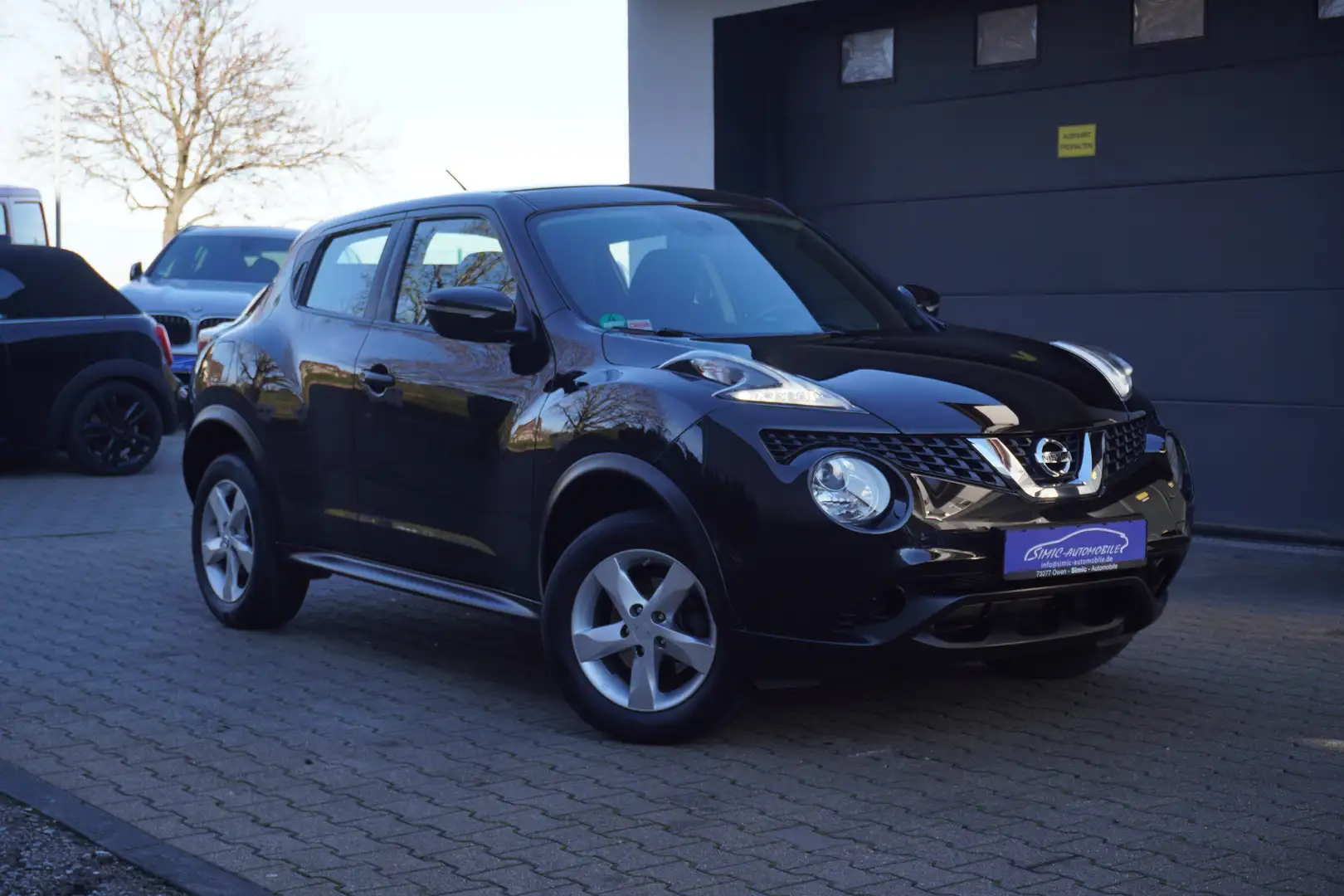 Nissan Juke 1.6-16V Visia Plus KLIMA+ALU+PDC+2.Hd+Org.61.Tkm Schwarz - 1