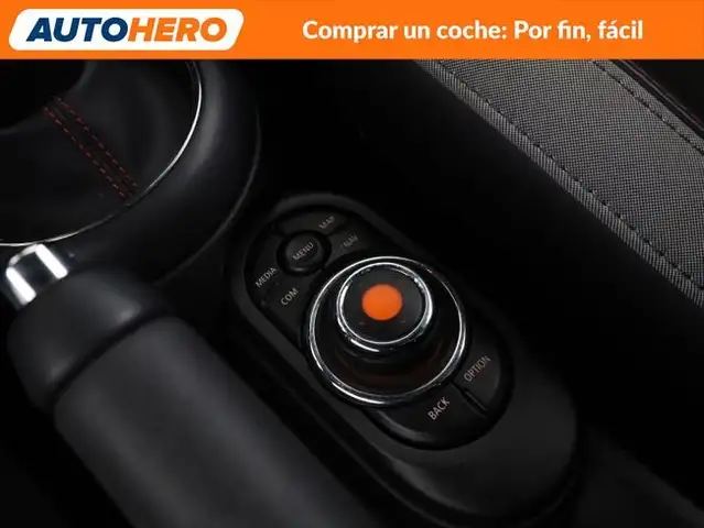 Mini Hatch view 28