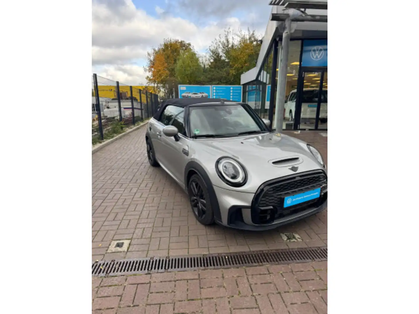 MINI Cooper S Cabrio JCW Trim Silber - 2