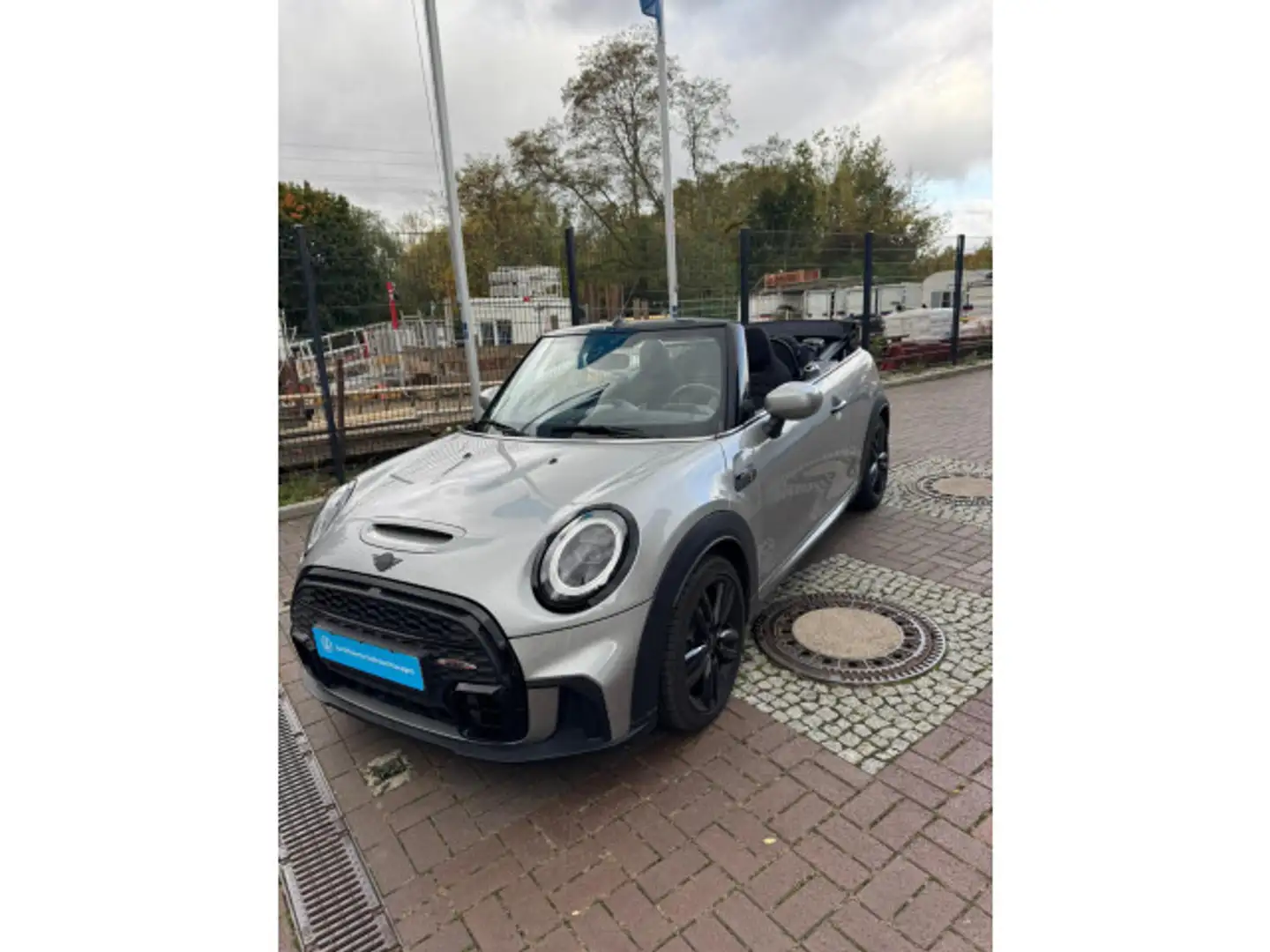 MINI Cooper S Cabrio JCW Trim Silber - 1