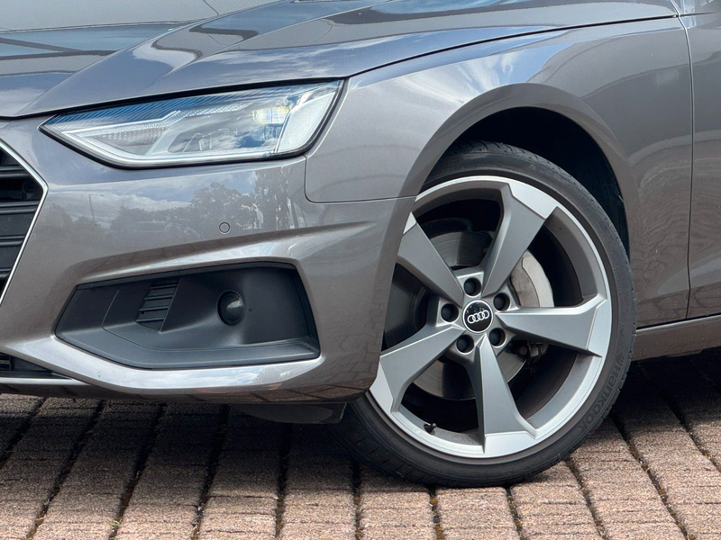 Audi A4 Avant 40 TFSI LED NAVI SZH TEMPOM ALU — photo 3
