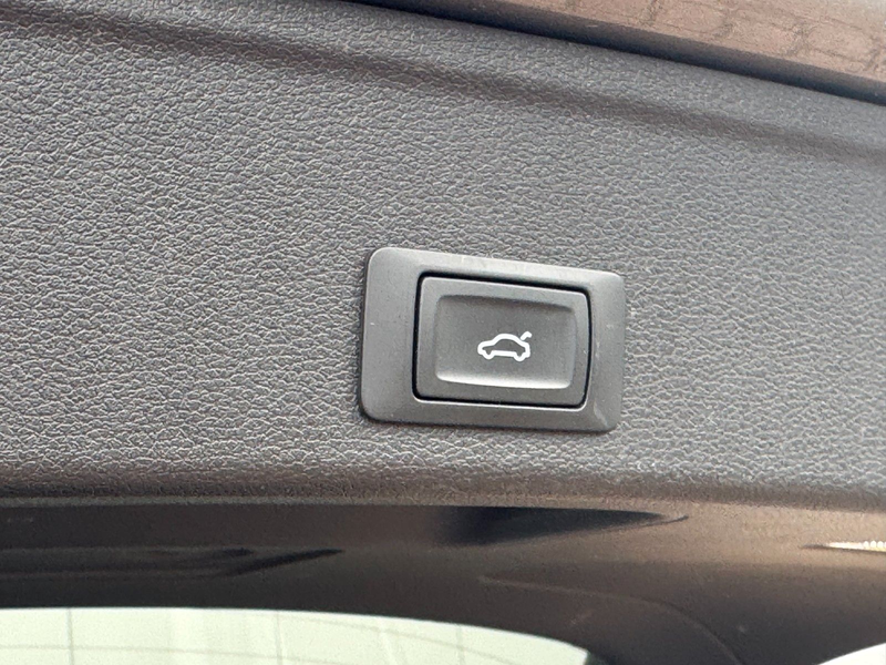 Audi A4 Avant 40 TFSI LED NAVI SZH TEMPOM ALU — photo 15