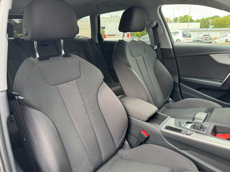 Audi A4 Avant 40 TFSI LED NAVI SZH TEMPOM ALU — photo 5