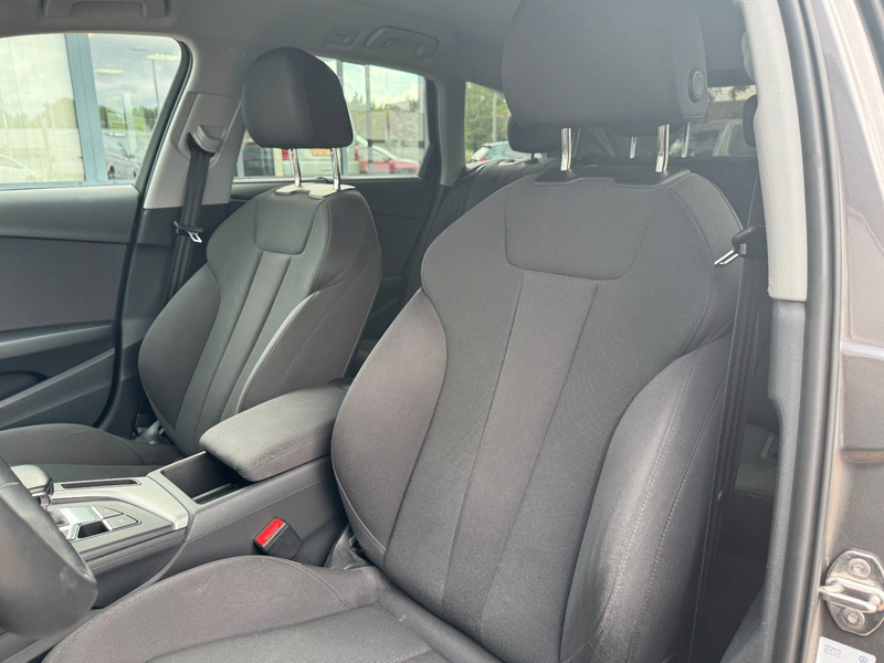 Audi A4 Avant 40 TFSI LED NAVI SZH TEMPOM ALU — photo 4