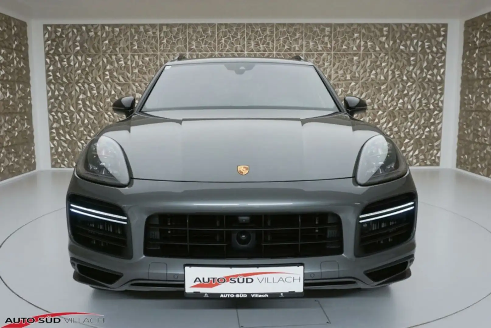 Porsche Cayenne Turbo - A92984 Grau - 2