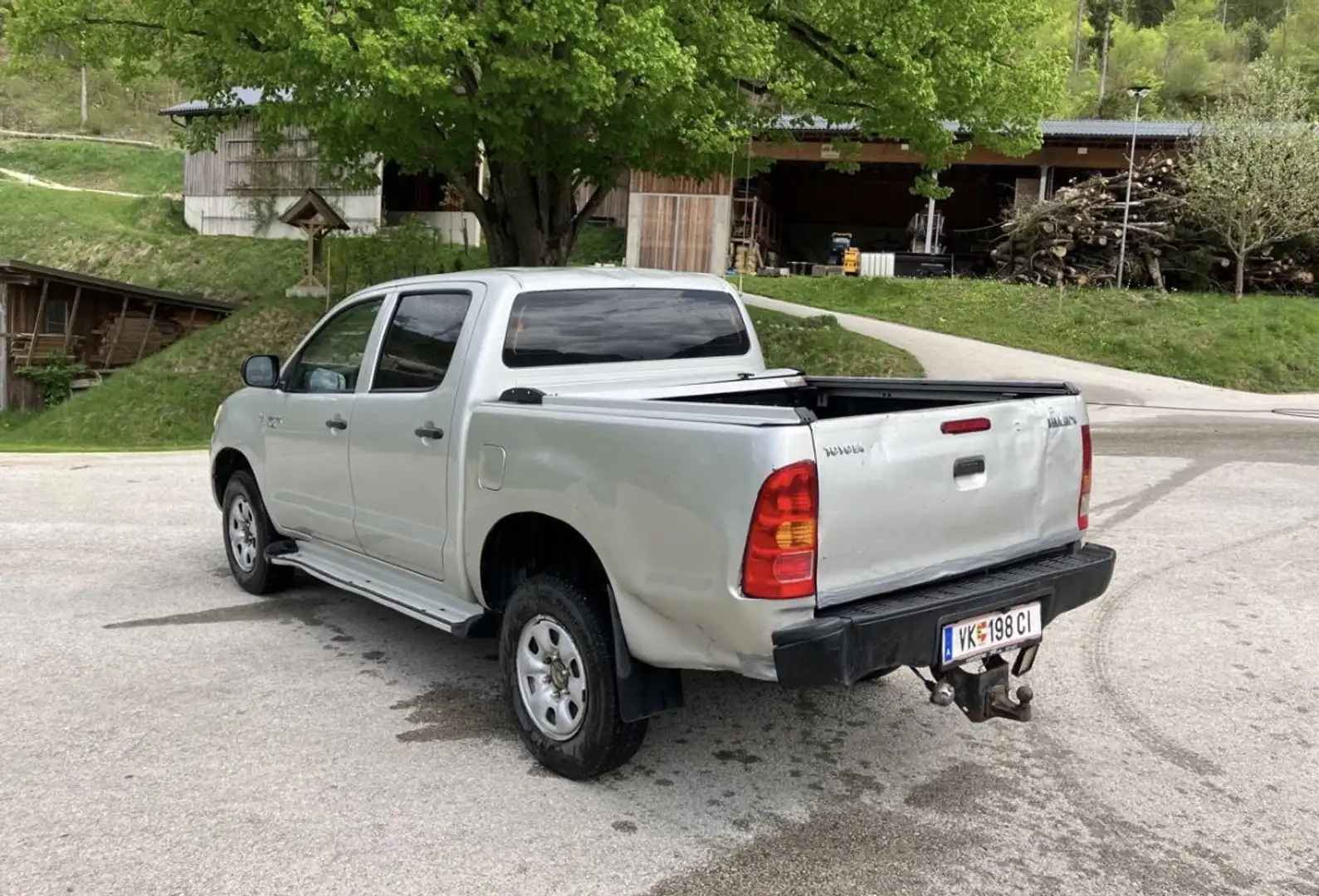 Toyota Hilux Country - 2