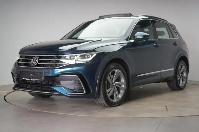 Volkswagen Tiguan view 3