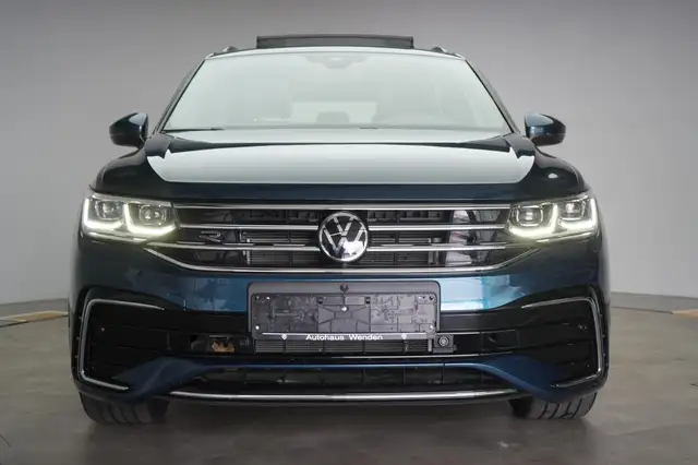 Volkswagen Tiguan view 2