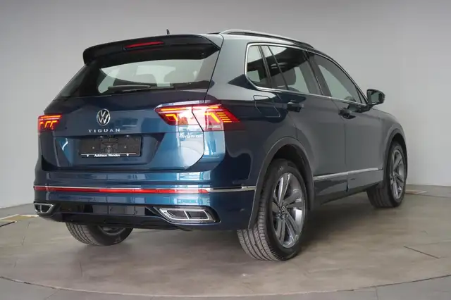 Volkswagen Tiguan view 4