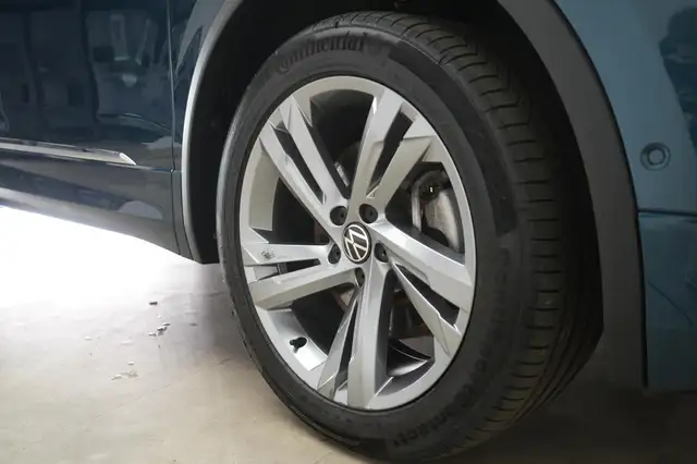 Volkswagen Tiguan view 15