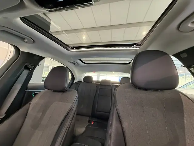 Mercedes-Benz E 220 d Avantgarde Advanced Panoramadach Ansicht 12