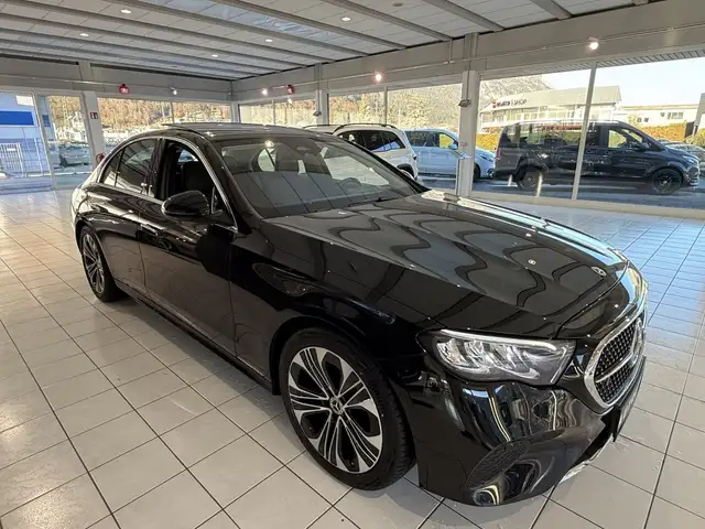 Mercedes-Benz E 220 d Avantgarde Advanced Panoramadach Ansicht 9