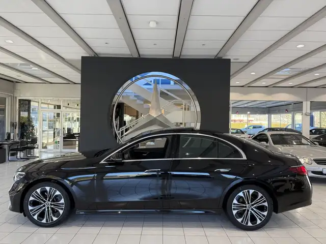Mercedes-Benz E 220 d Avantgarde Advanced Panoramadach Ansicht 4