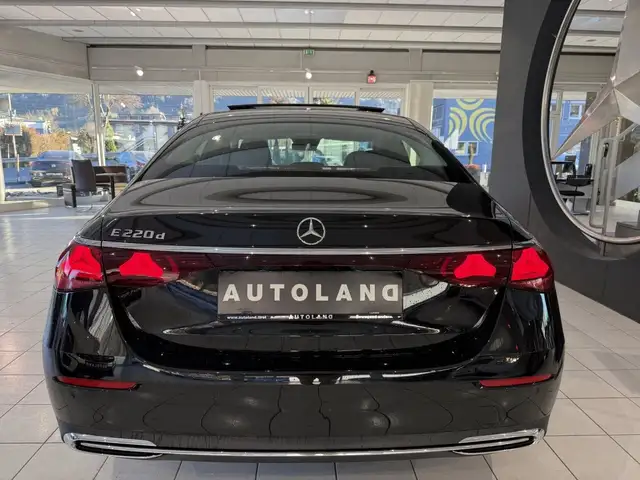 Mercedes-Benz E 220 d Avantgarde Advanced Panoramadach Ansicht 6