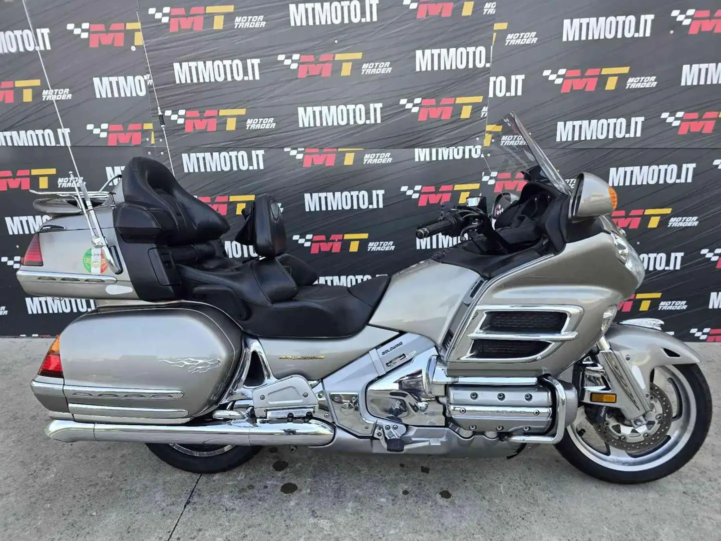Honda GL 1800 Video 360 Grigio - 1