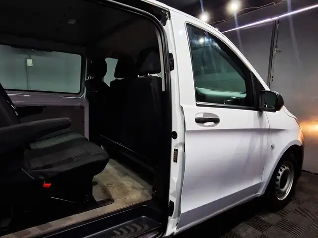 Mercedes-Benz Vito view 11