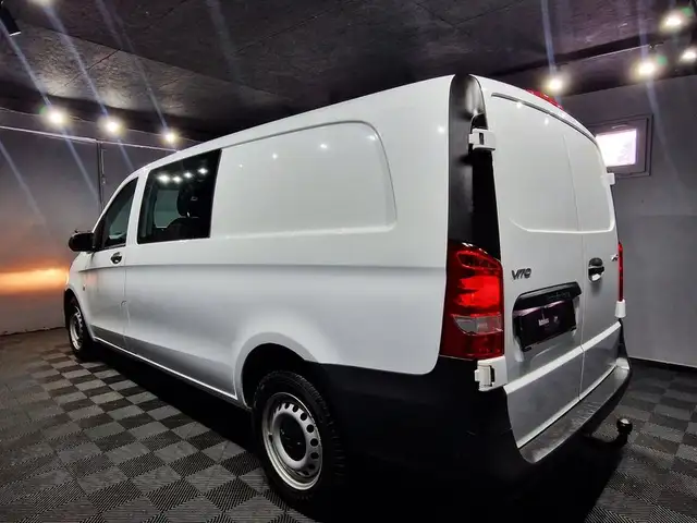 Mercedes-Benz Vito view 3