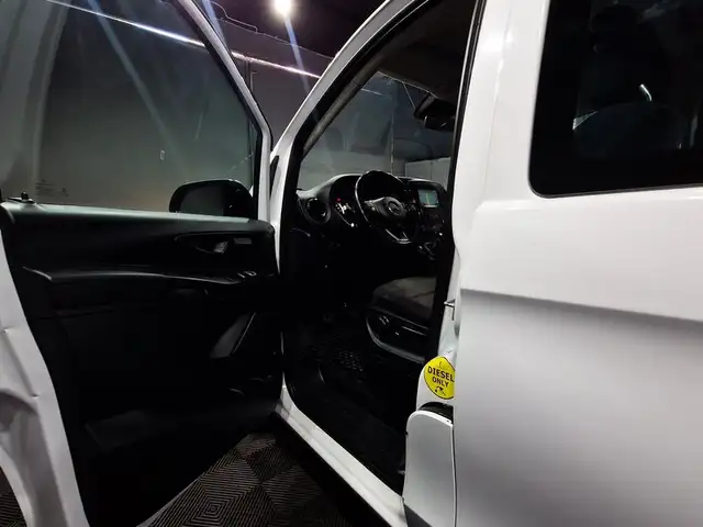 Mercedes-Benz Vito view 8