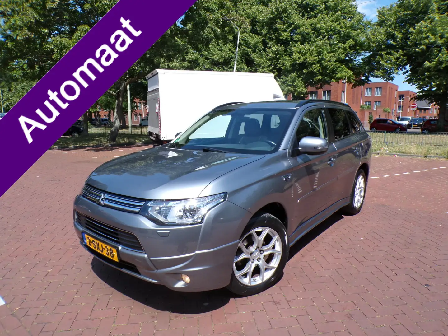 Mitsubishi Outlander 2.0 PHEV Instyle NL AUTO ORG KM MET NAP/SCHUIFKANT Grijs - 1