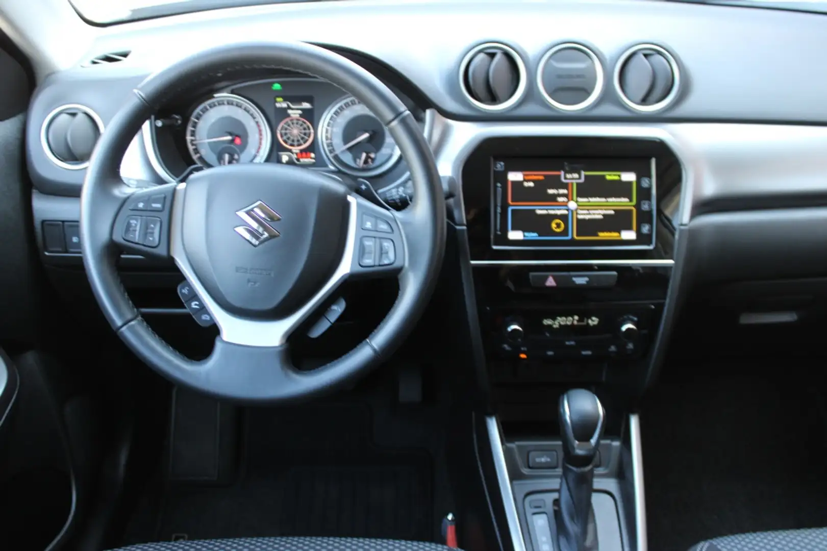 Suzuki Vitara 1.5 Hybrid Select Automaat + Trekhaak Gris - 2