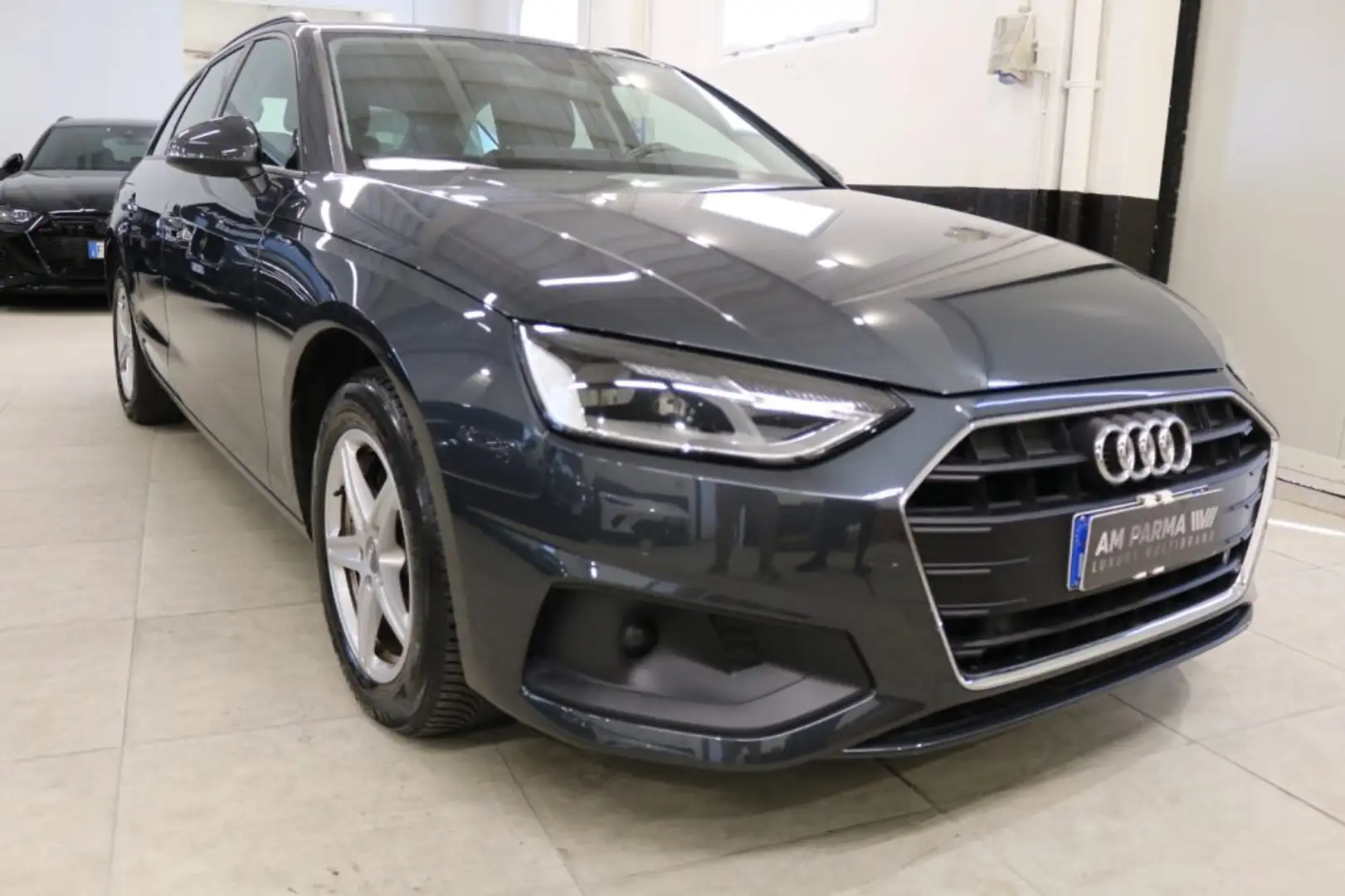 Audi A4 Avant 35 TDI/163 CV S tronic S line edition Grigio - 1