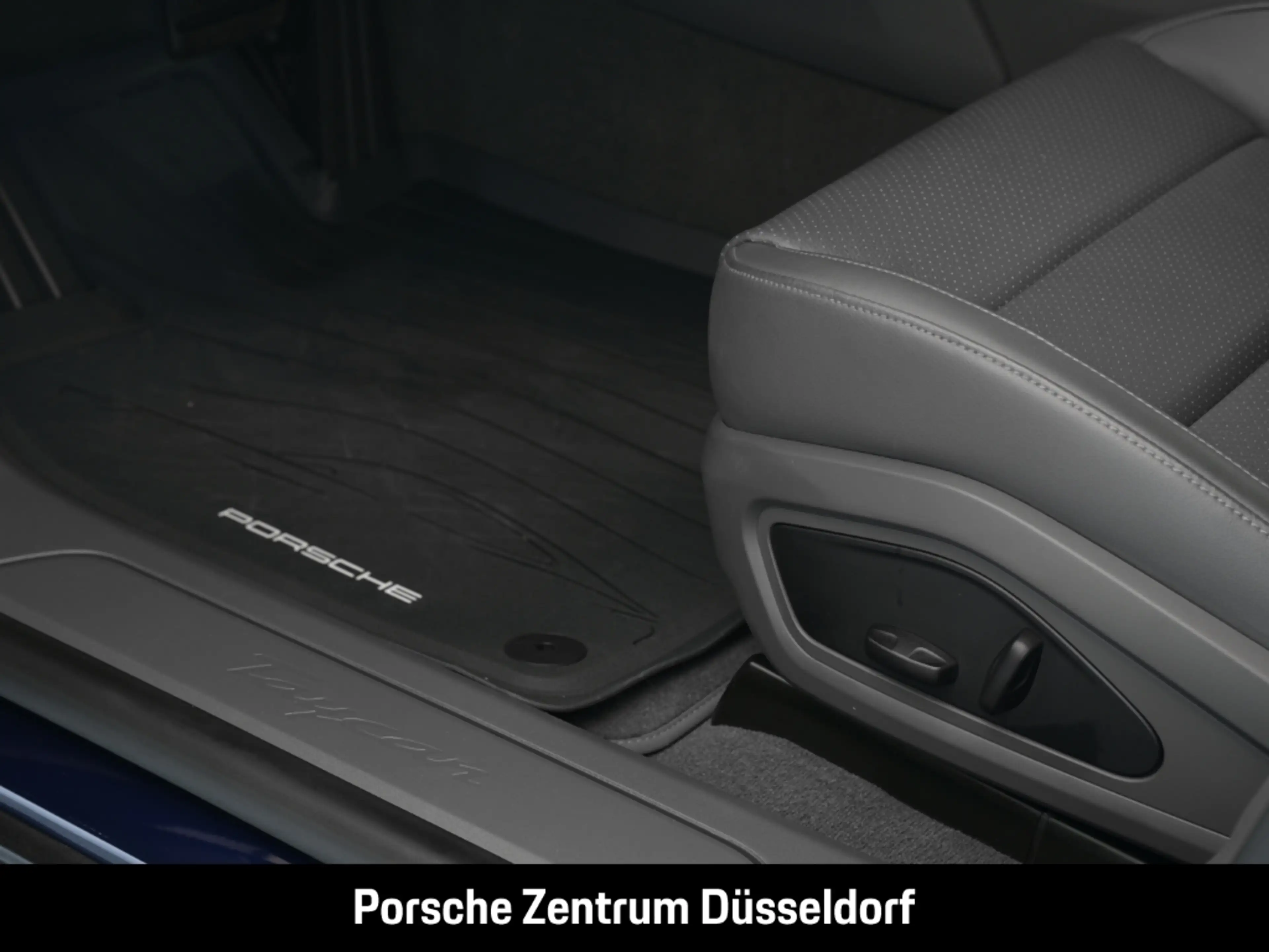 Porsche Taycan — photo 9