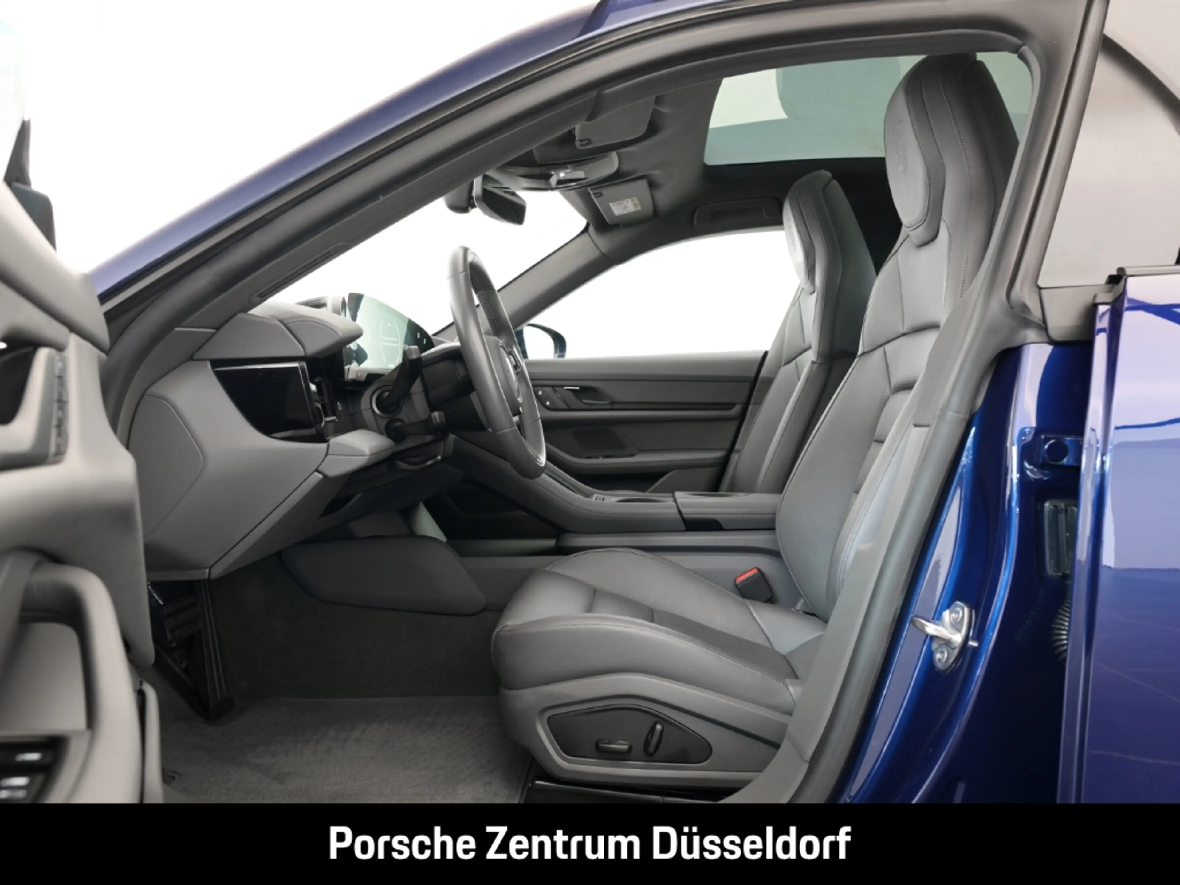 Porsche Taycan — photo 12