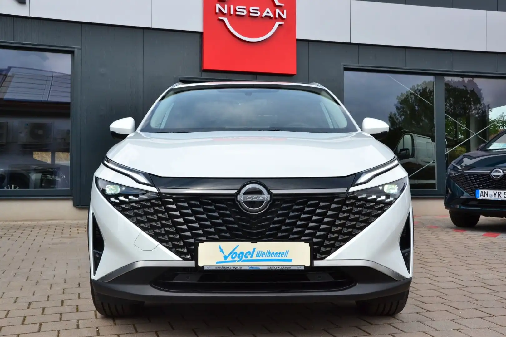 Nissan Qashqai 1.3 DIG-T MHEV 4x2 N-Connecta Weiß - 2