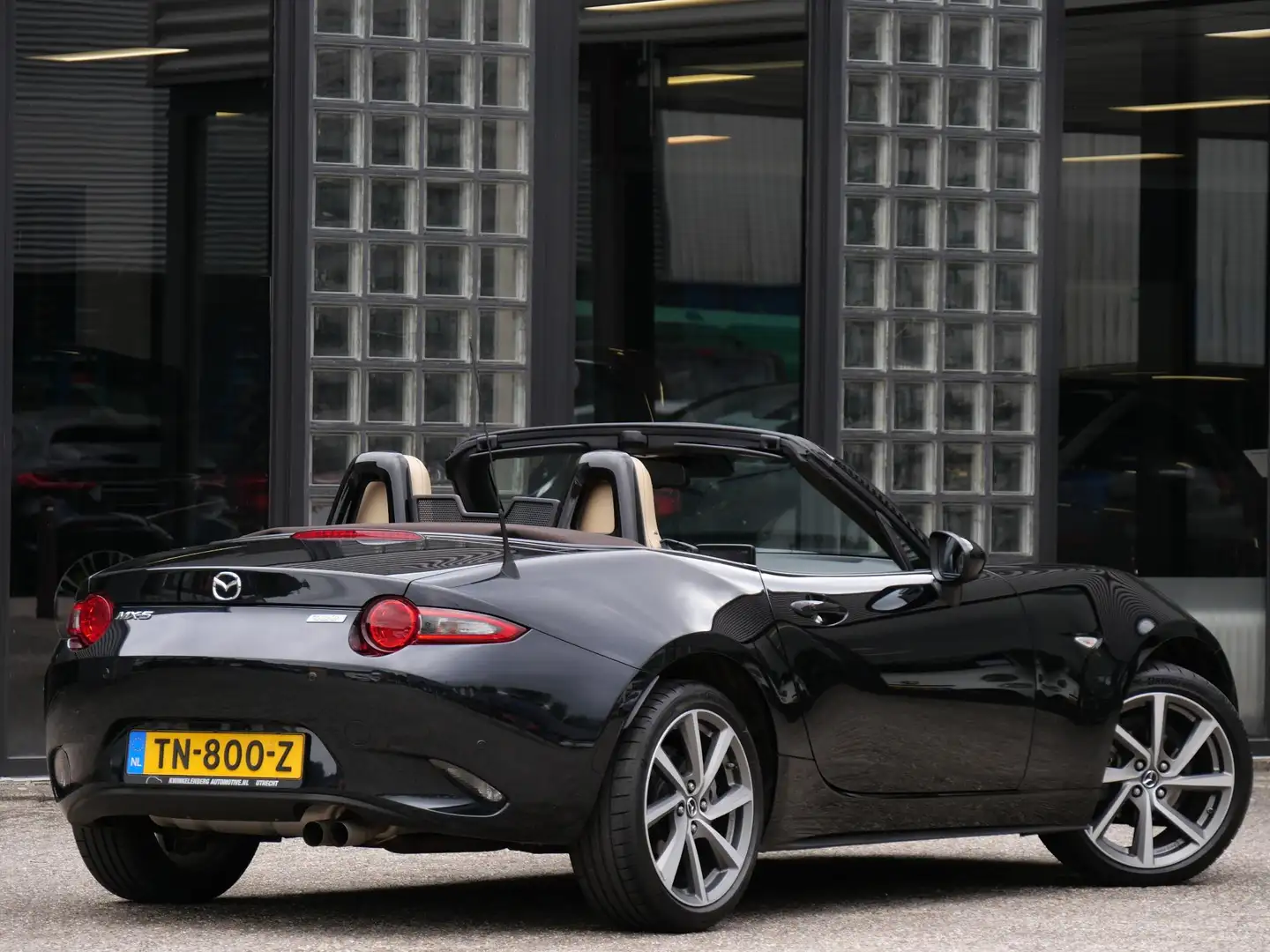 Mazda MX-5 1.5 CHAIRO/ LEER/ BOSE/ 18INCH/ DAB/ *UITSTRALING* Zwart - 2