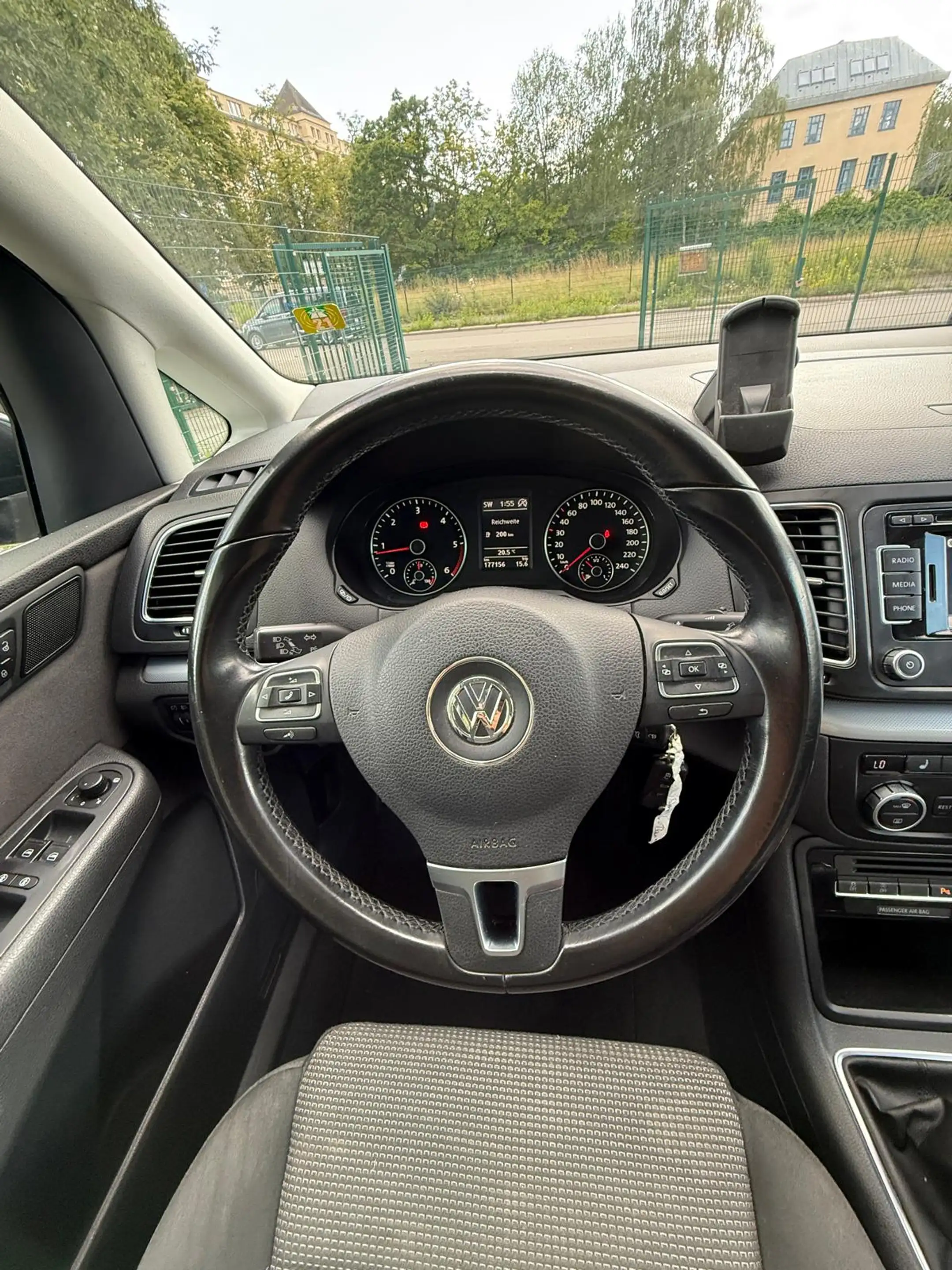 Volkswagen Sharan Comfortline BMT — photo 14