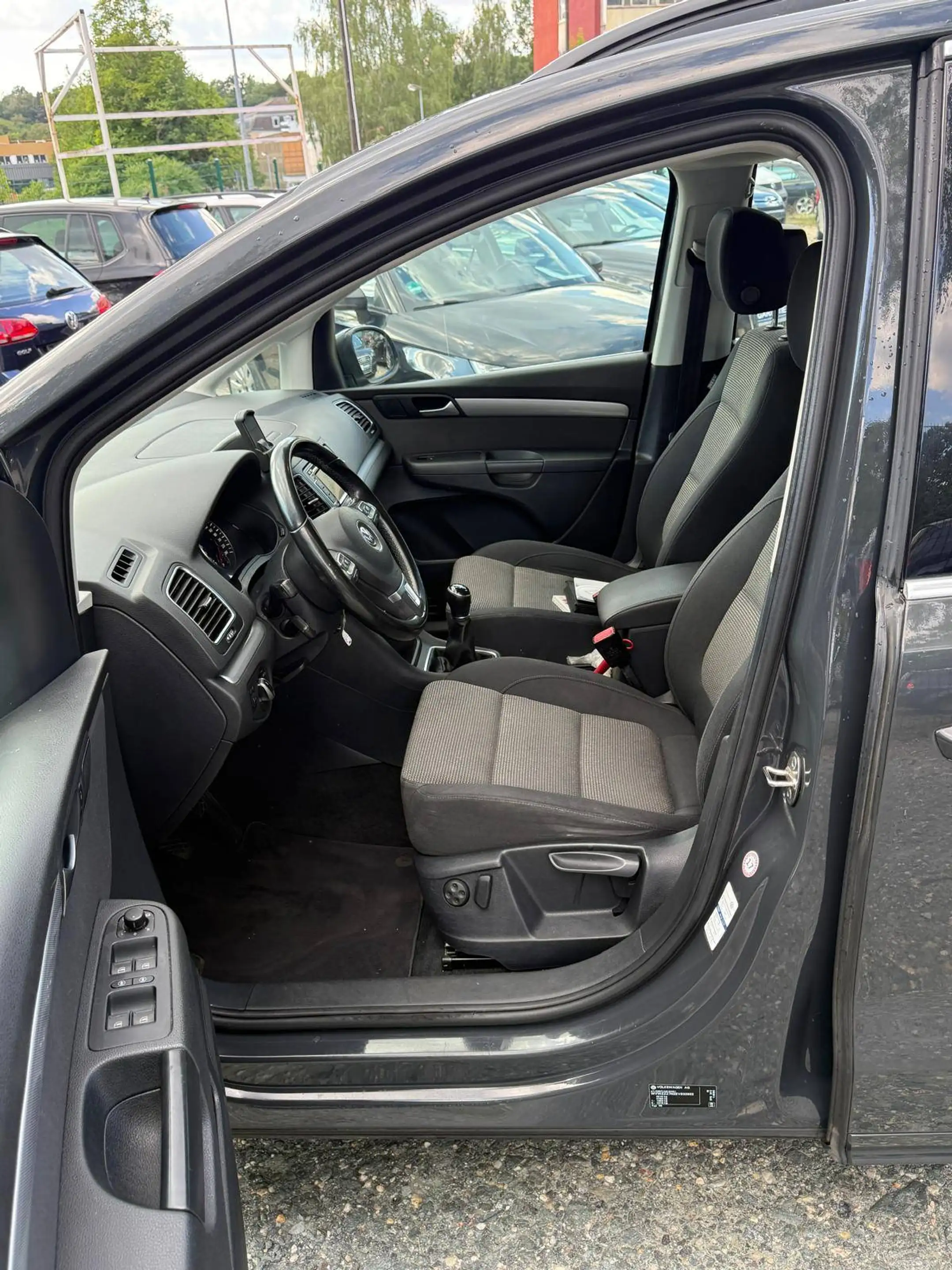 Volkswagen Sharan Comfortline BMT — photo 13