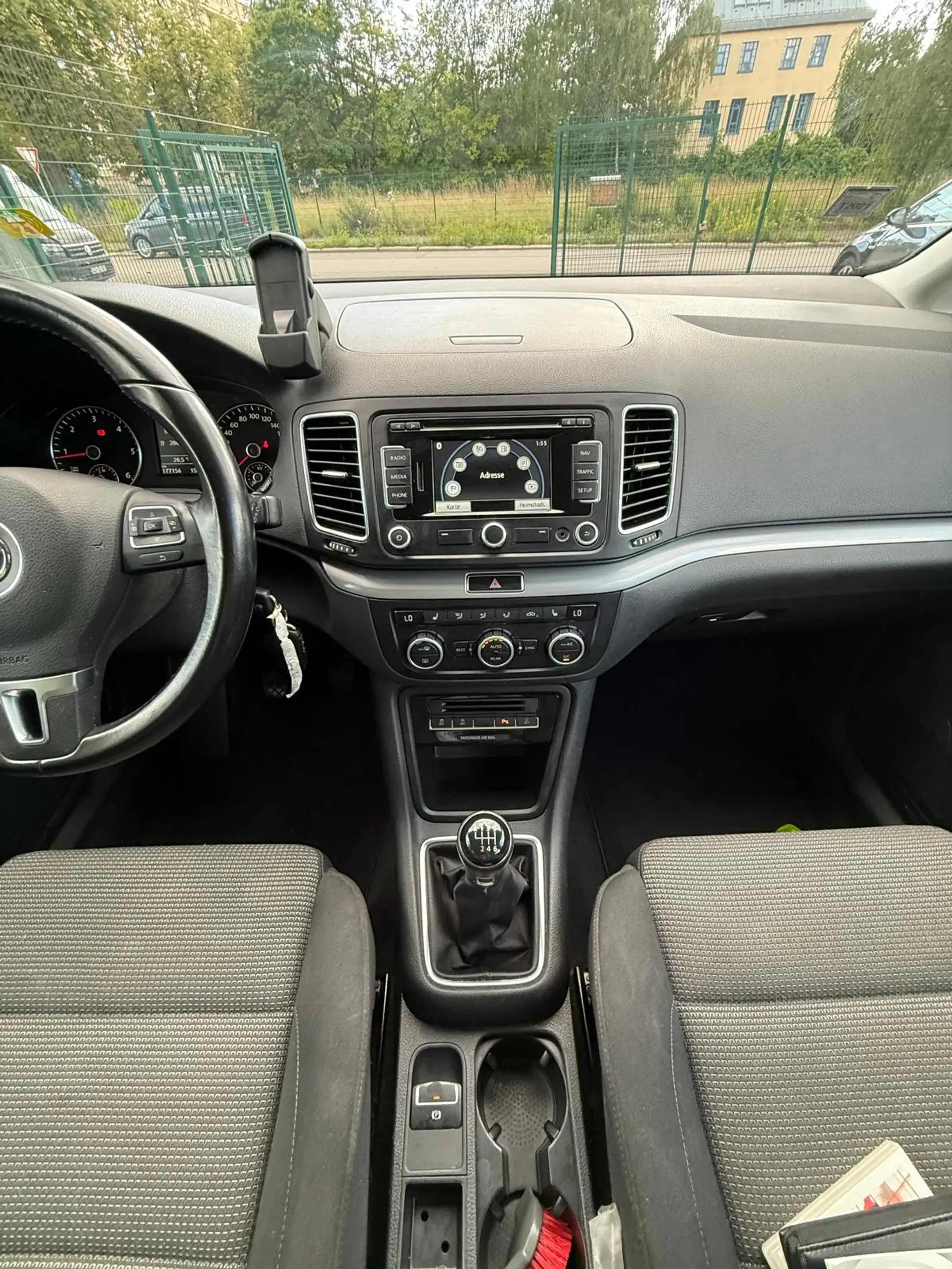 Volkswagen Sharan Comfortline BMT — photo 9