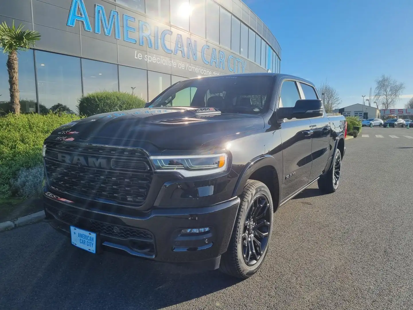 Dodge RAM 1500 CREW LIMITED NIGHT EDITION RAMBOX HAYON MULTI Noir - 1