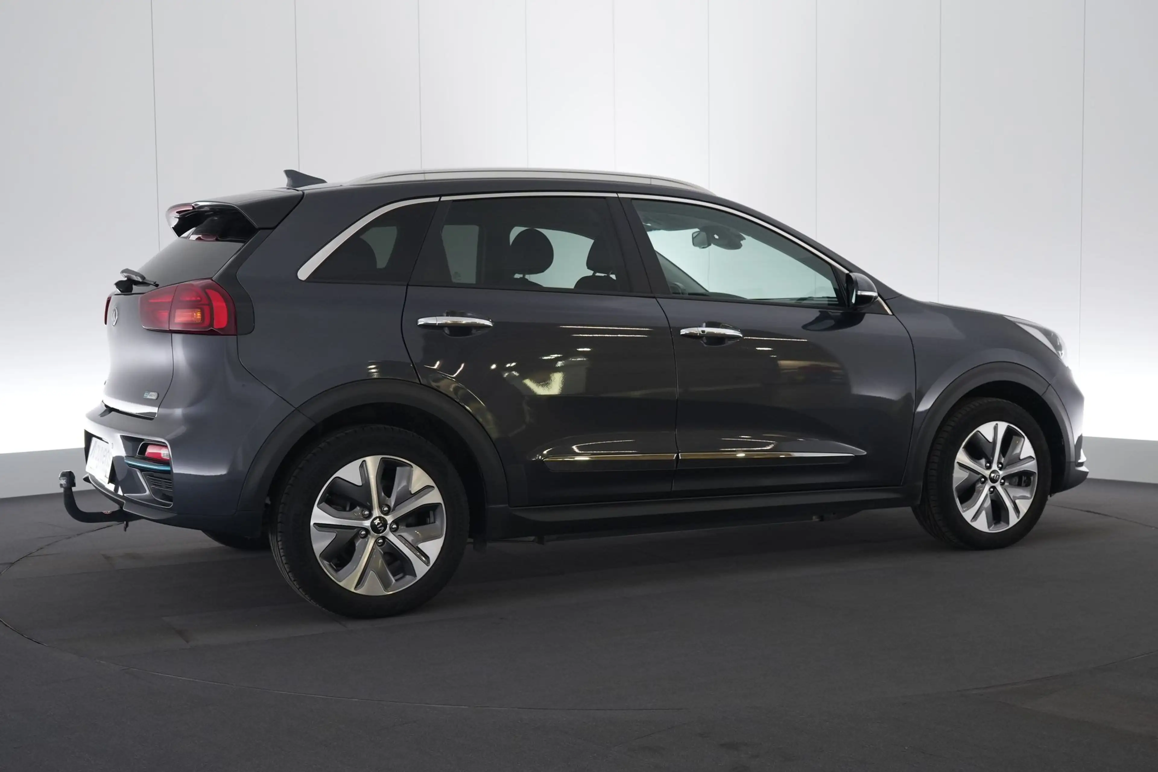 Kia e-Niro 64 kWh More LEDER/STOF LED GPS PDC CAM Keyless Car — photo 6