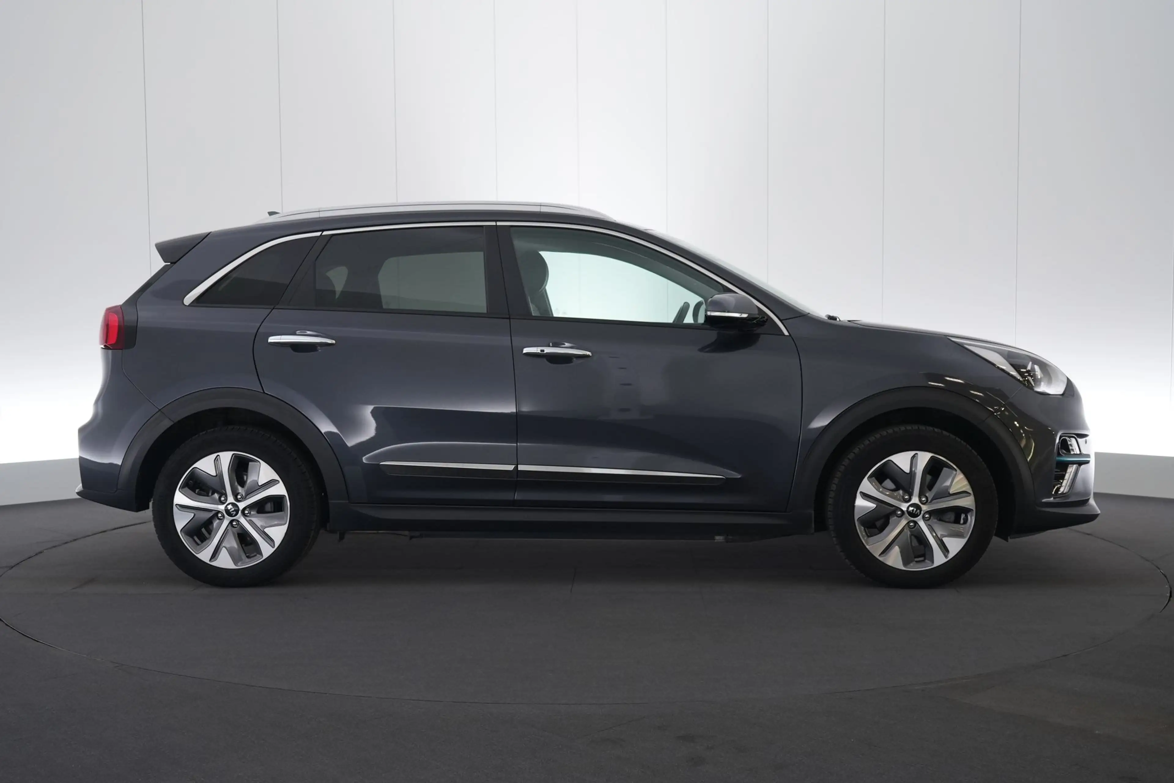 Kia e-Niro 64 kWh More LEDER/STOF LED GPS PDC CAM Keyless Car — photo 5