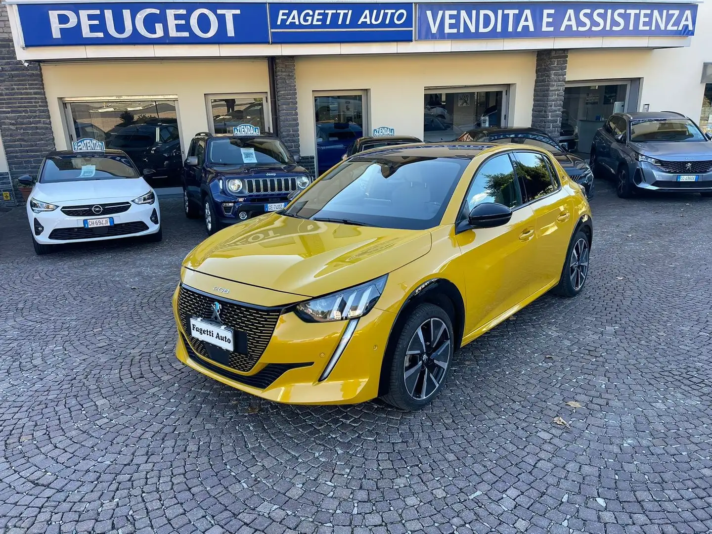 Peugeot e-208 GT Pack OBC 11KW Giallo - 1