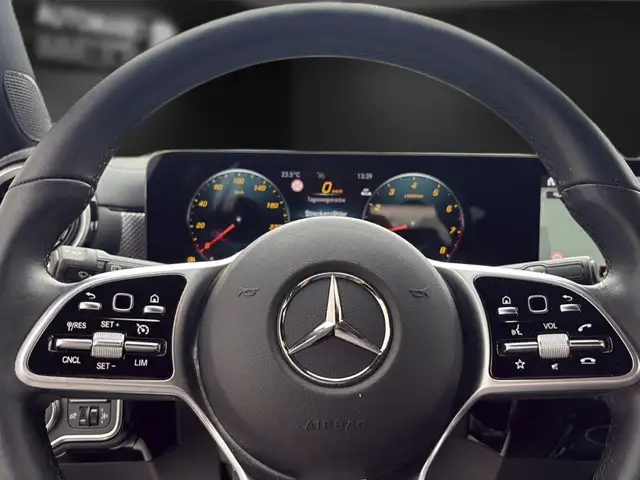 Mercedes-Benz Cla view 15