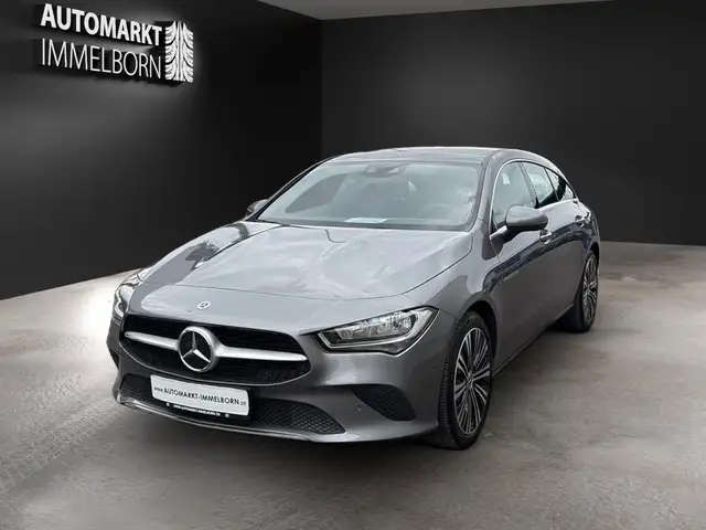 Mercedes-Benz Cla view 3
