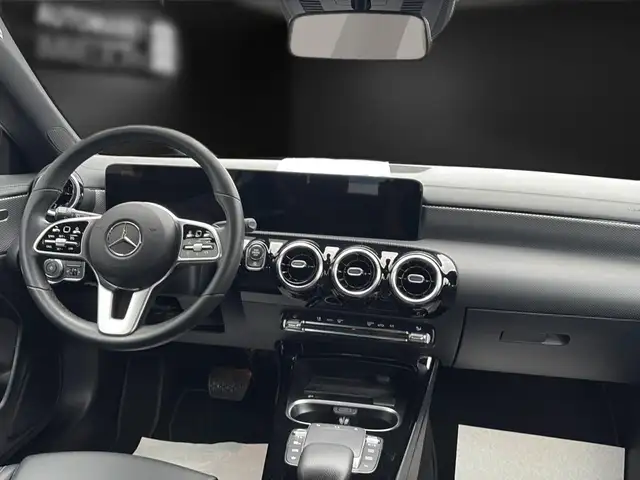 Mercedes-Benz Cla view 13