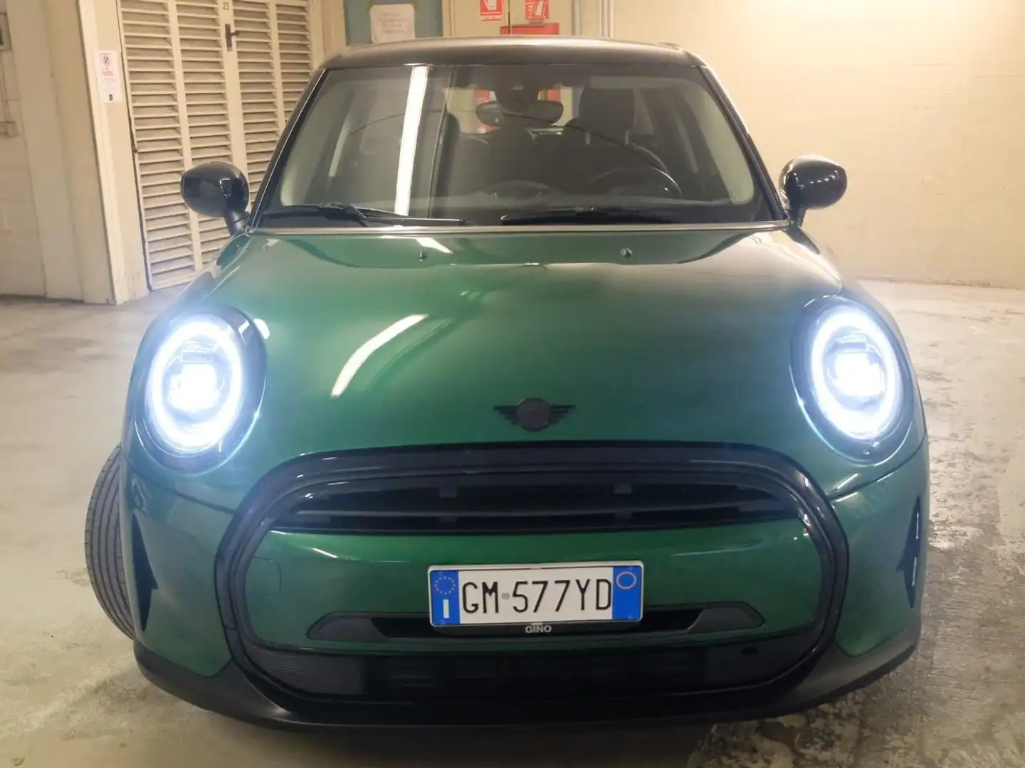 MINI Cooper Mini IV F55 2021 5p 5p 1.5 Classic auto Zöld - 2