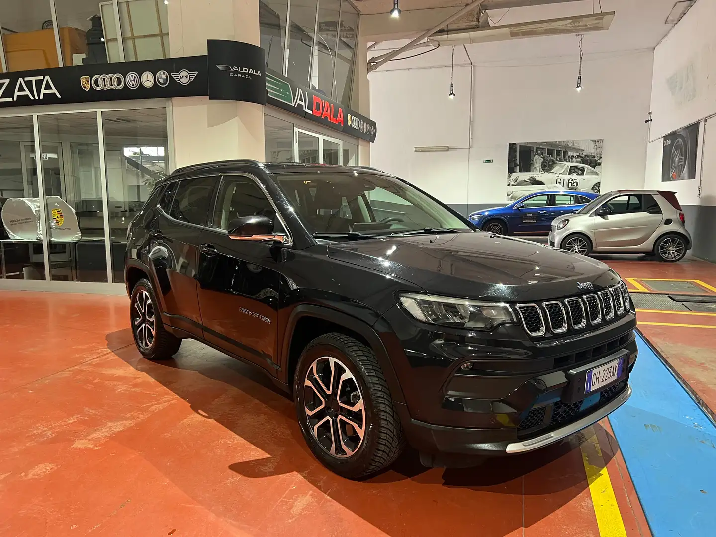 Jeep Compass 1.3 turbo t4 phev Limited 4xe KM 83.000 MOD 2022 Чорний - 1