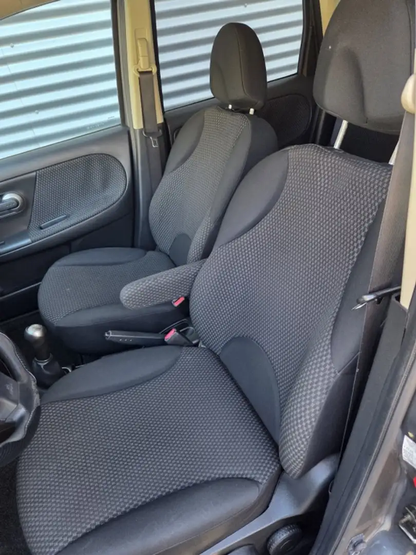 Nissan Note 1.6 First Note Grau - 2
