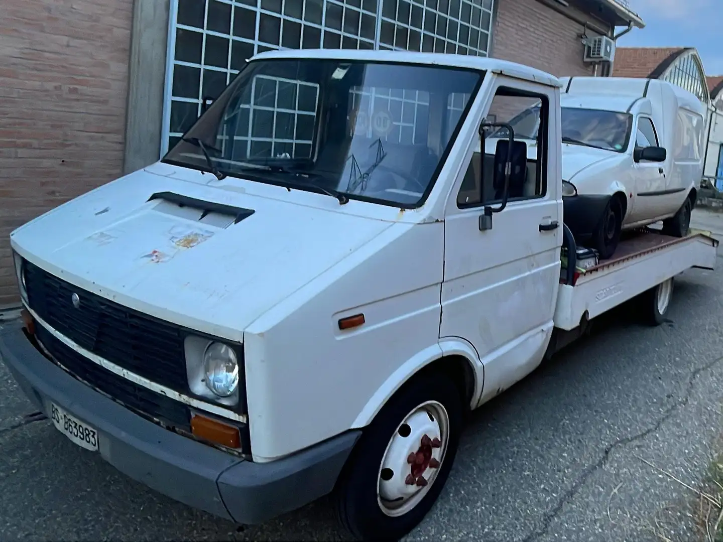 Iveco Daily 35-8 - Alfa Romeo 35 AR 8C Blanc - 1