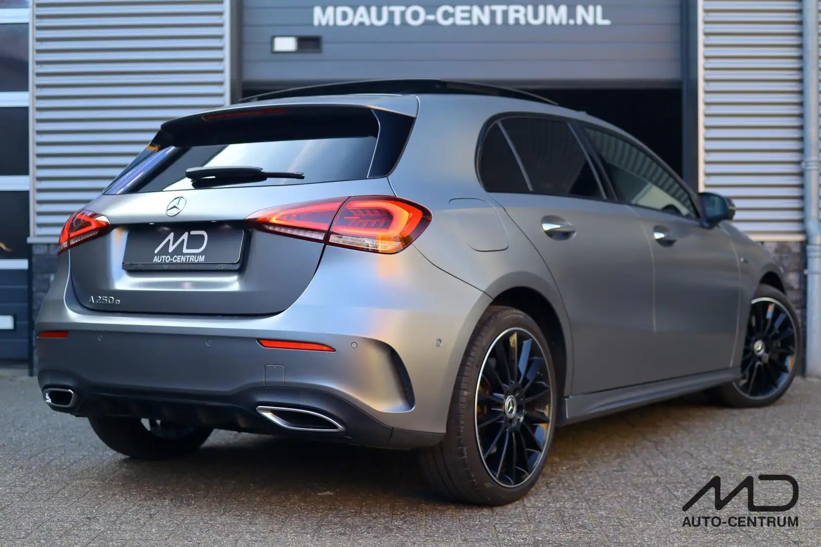 Mercedes-Benz A 250 e AMG | Memory| HUD| Burmester| Pano Grey - 2